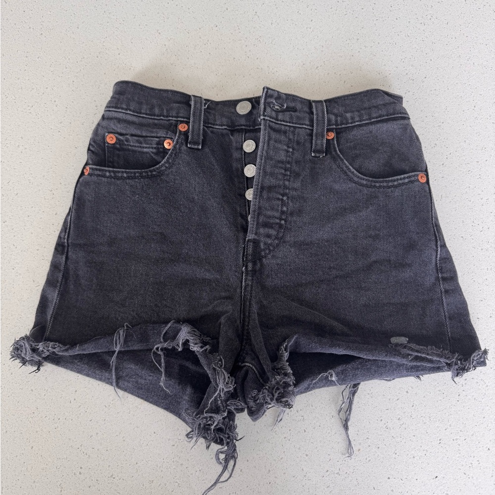 Levi’s rib cage black Denim Shorts 24